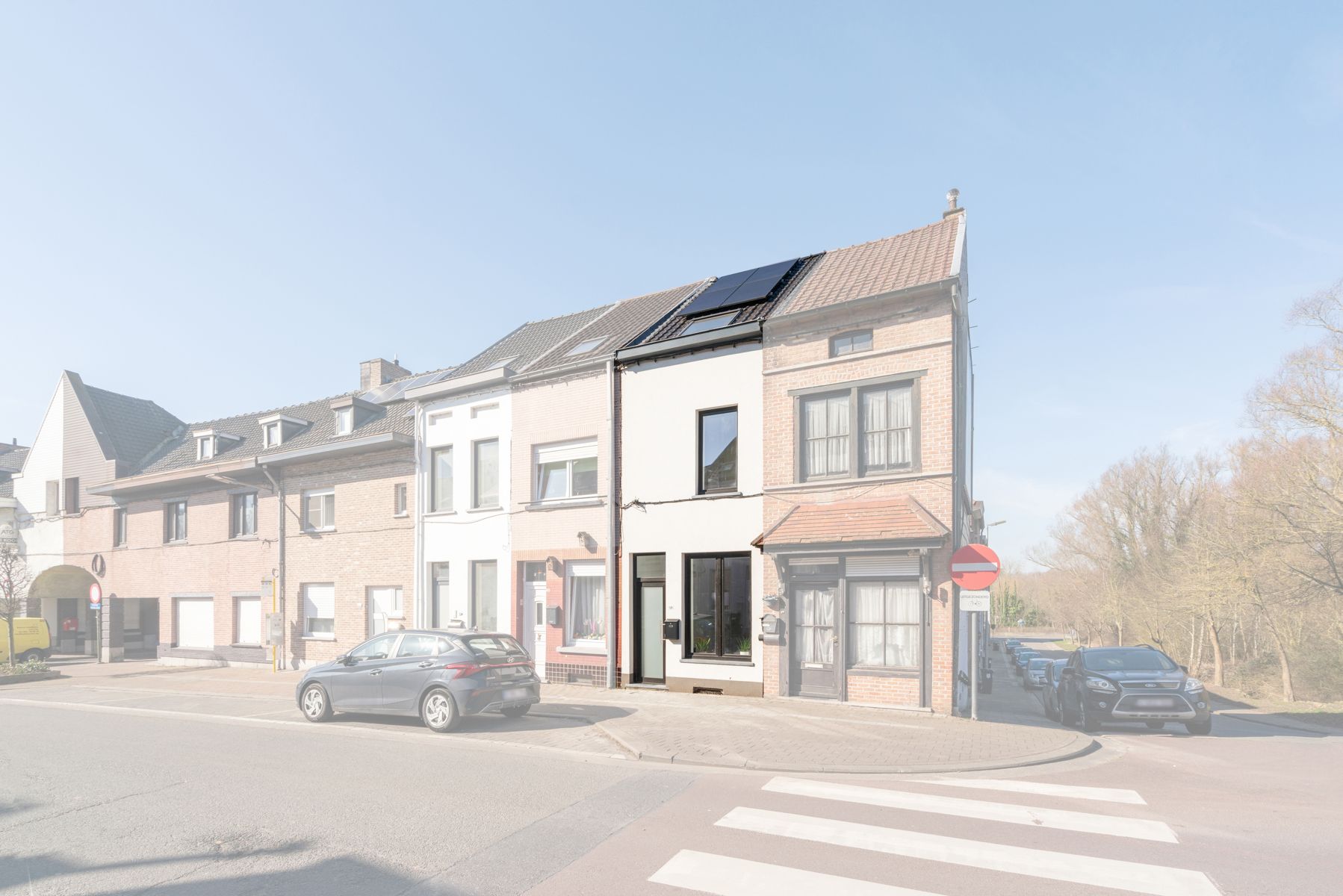 Gerenoveerde woning met zonnepanelen nabij het centrum foto 14