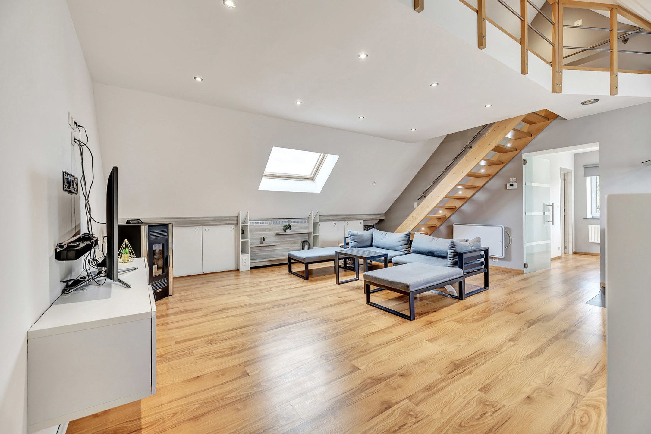 Rustieke woning op strategische ligging foto 19