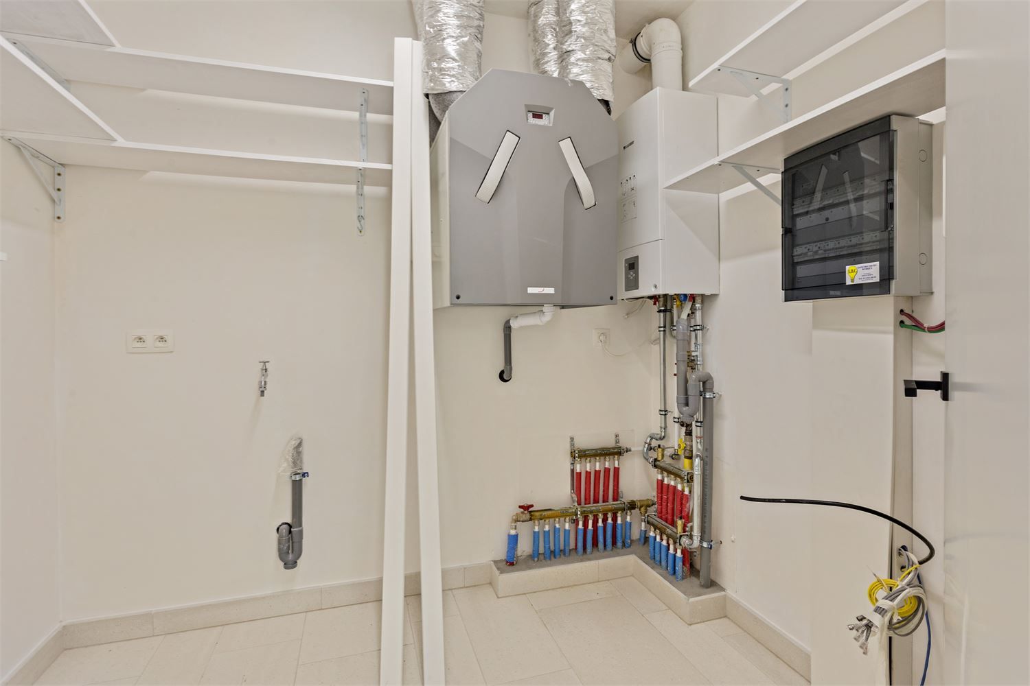 LUXUEUZE PENTHOUSE MET GARAGE TE DIEST! foto 13