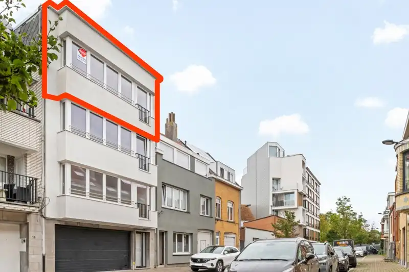 APPARTEMENT MET GARAGE foto 17
