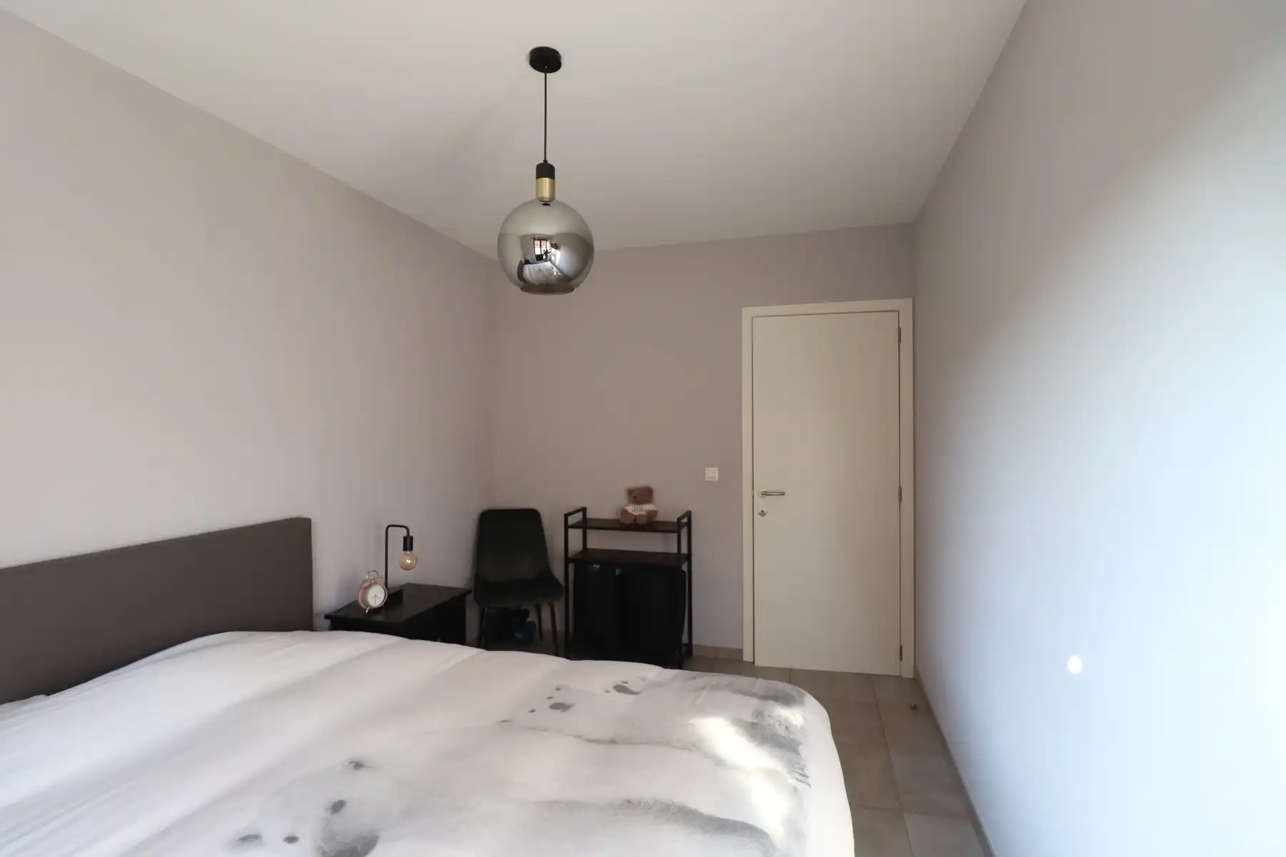 Energiezuinig gelijkvloers appartement met 2 slaapkamers, autostaanplaats en kelderberging. foto 6