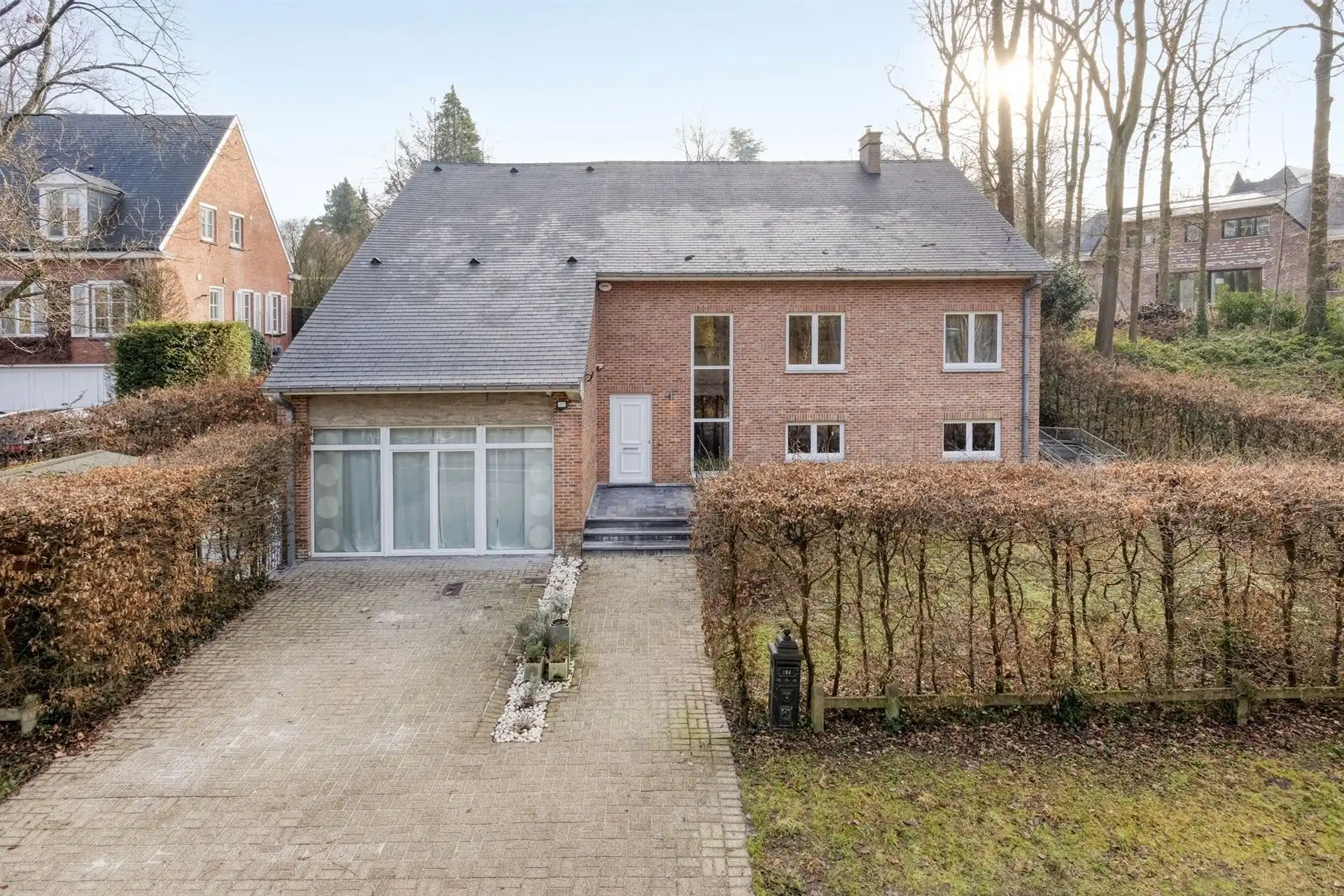 Volledig gerenoveerde hedendaagse villa ±487 m² in de Marnix wijk foto 45