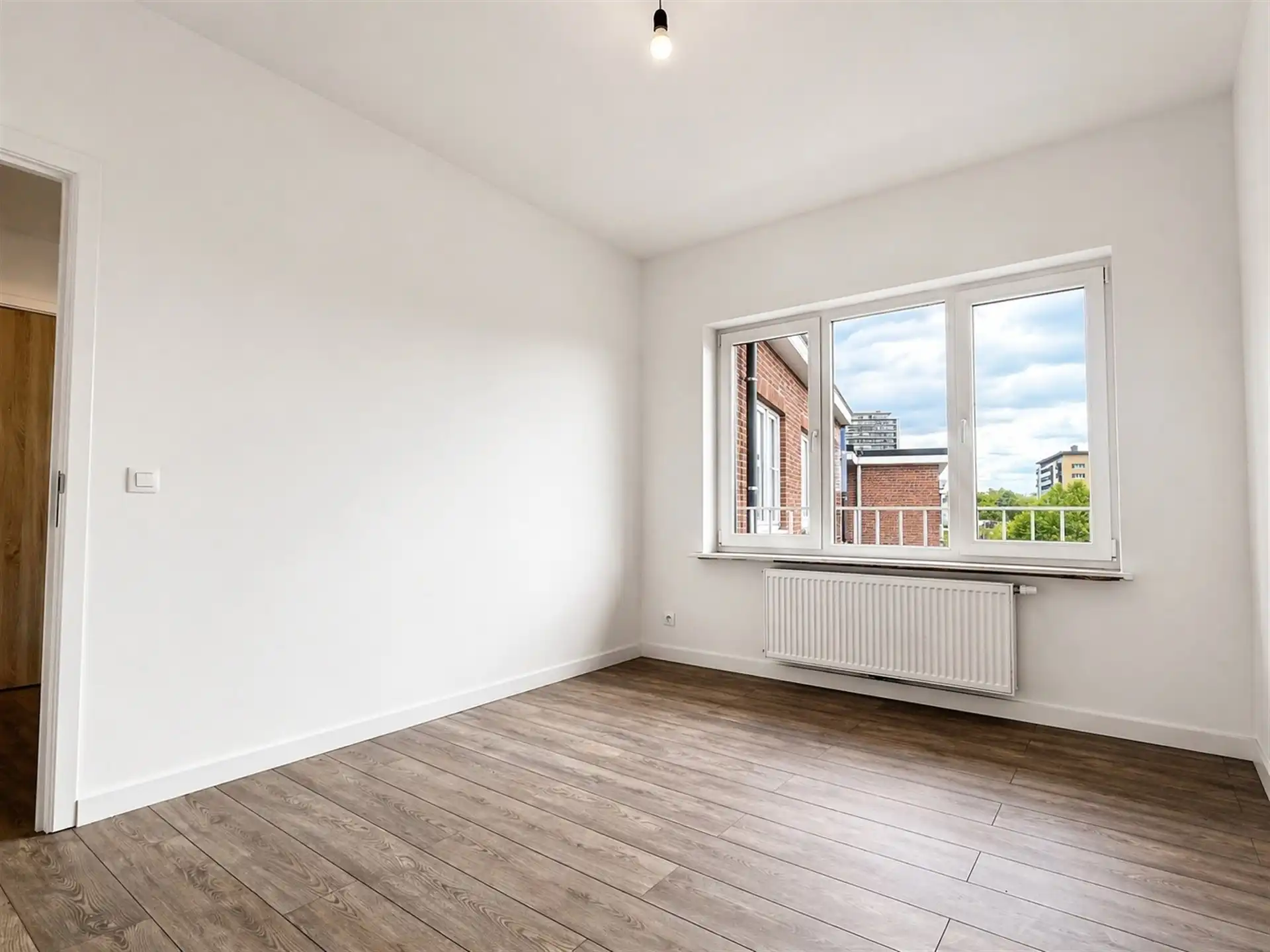 ruim appt met veel lichtinval in hartje Wilrijk! foto 7