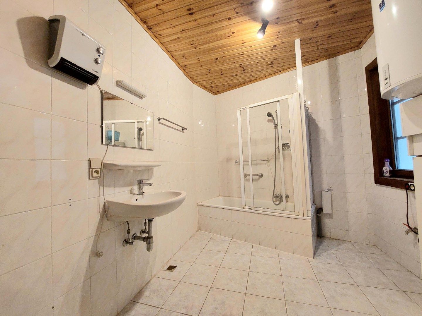 Instapklaar gelijkvloersappartement foto 3