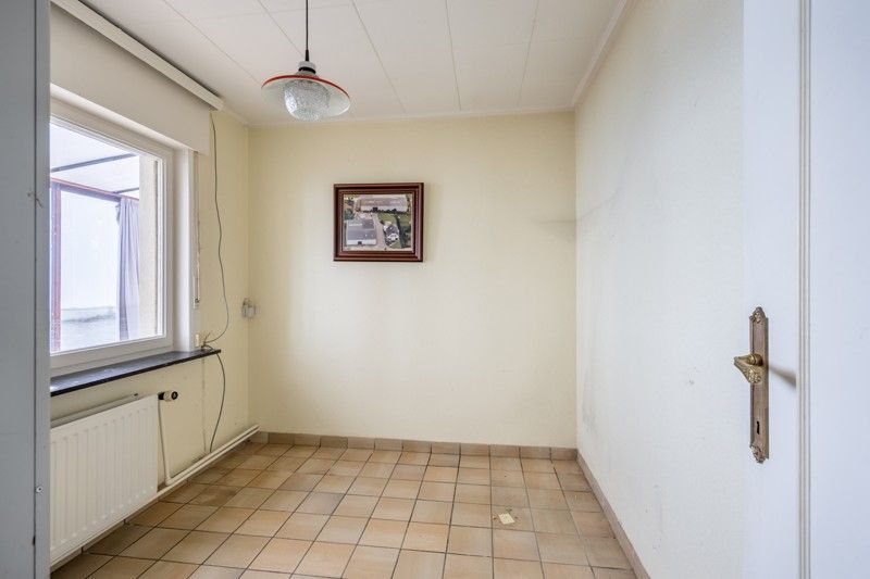 Woning, open bebouwing met naastliggende, grote loods op 18are foto 22