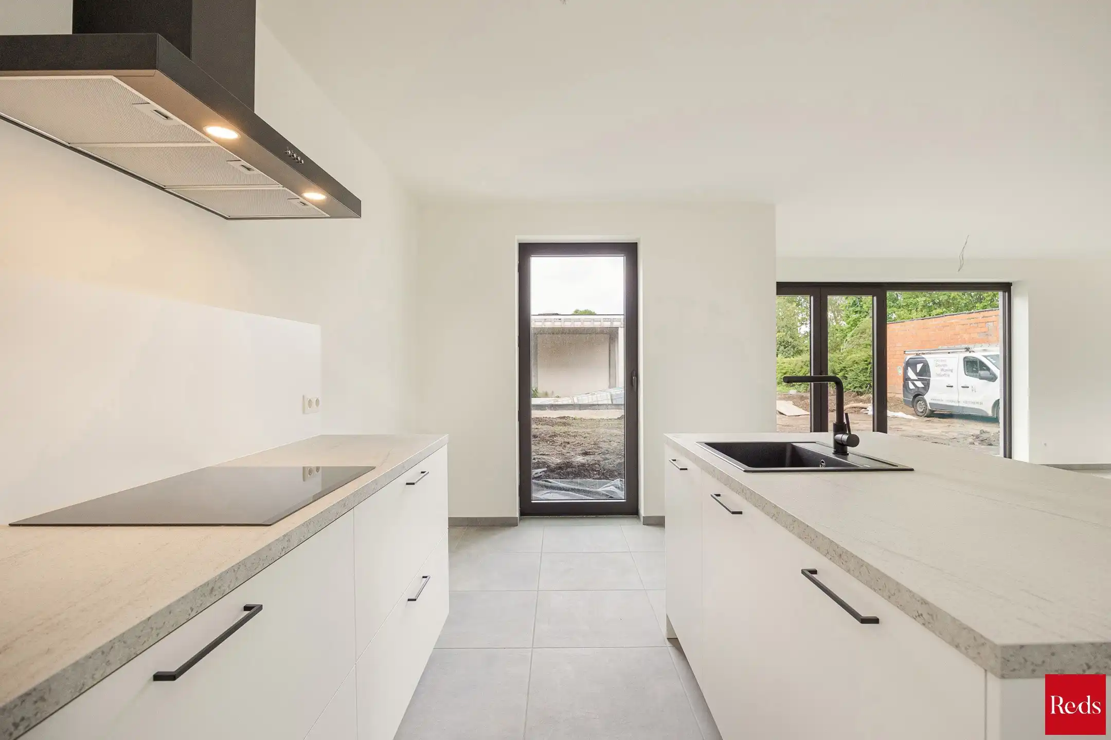Nieuwbouw gelijkvloers appartement met tuin en terras foto 4