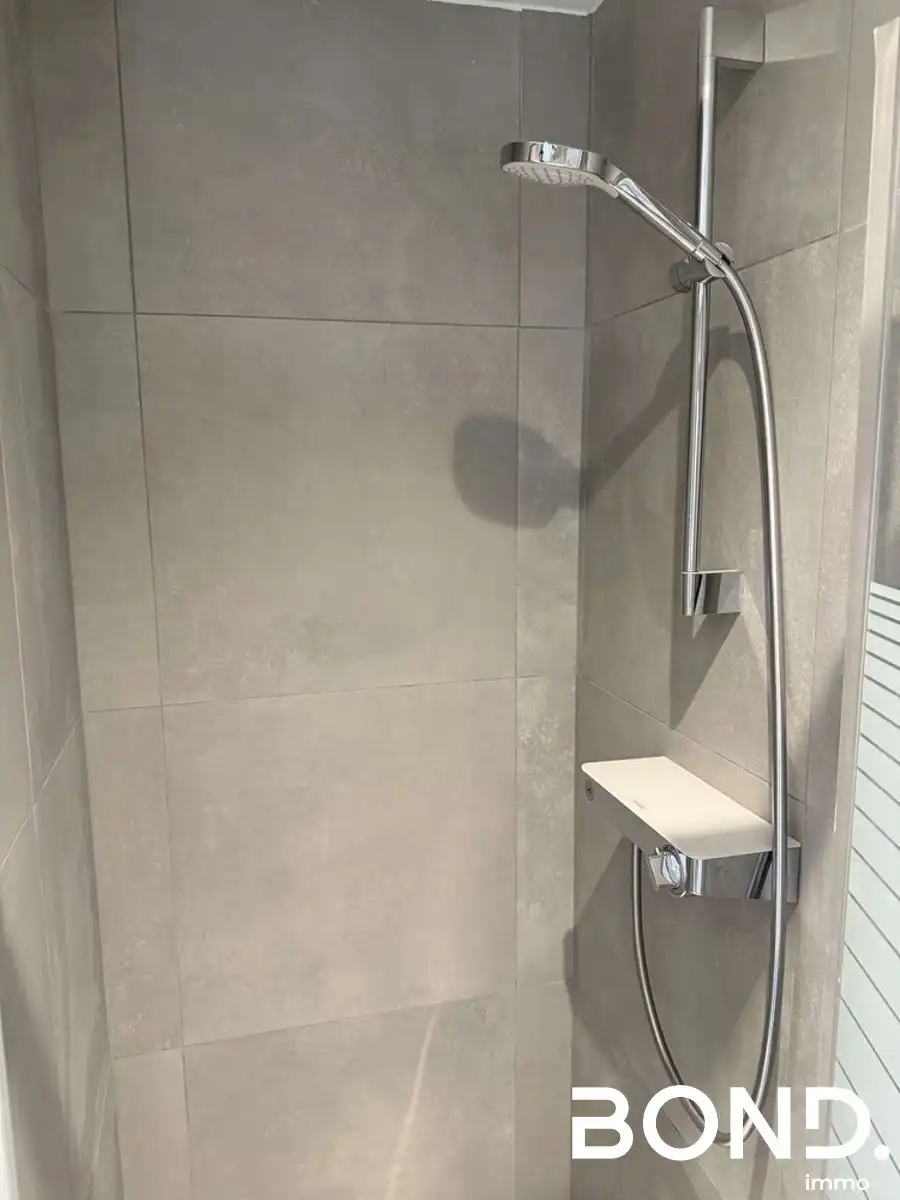 Volledig gerenoveerd appartement met 2 slaapkamers en ruim zonneterras te huur in Heverlee (Leuven) foto 12