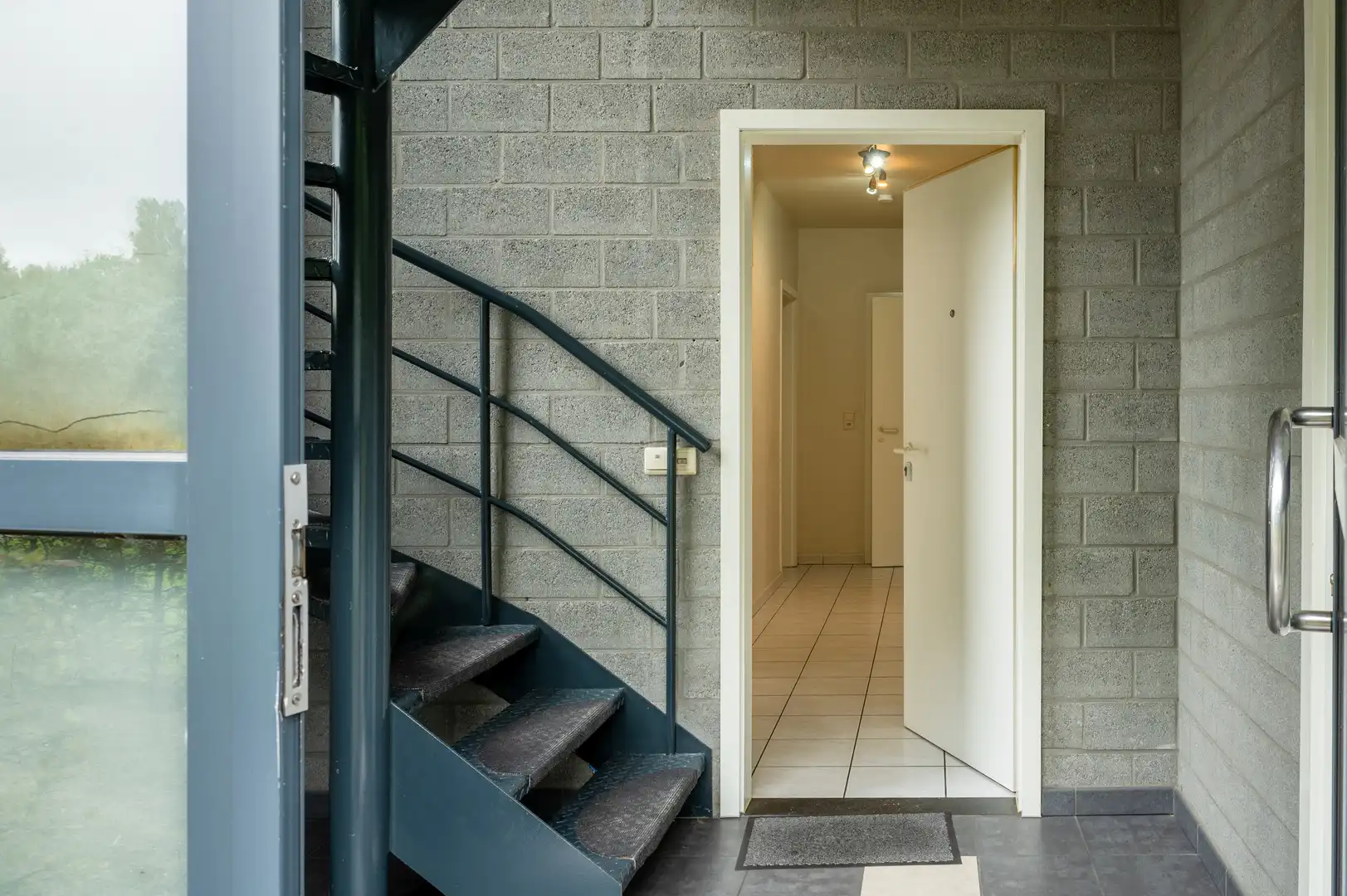 Centraal en rustig gelegen gelijkvloers appartement foto 5