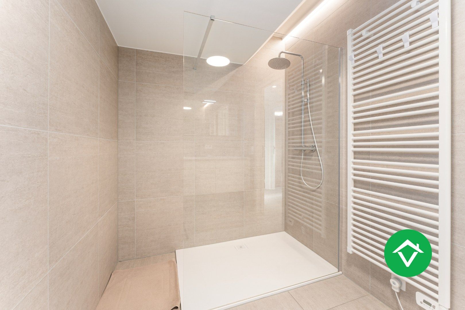 Instapklaar appartement met 2 slaapkamers en volledig ingerichte zolder te Koekelare foto 23