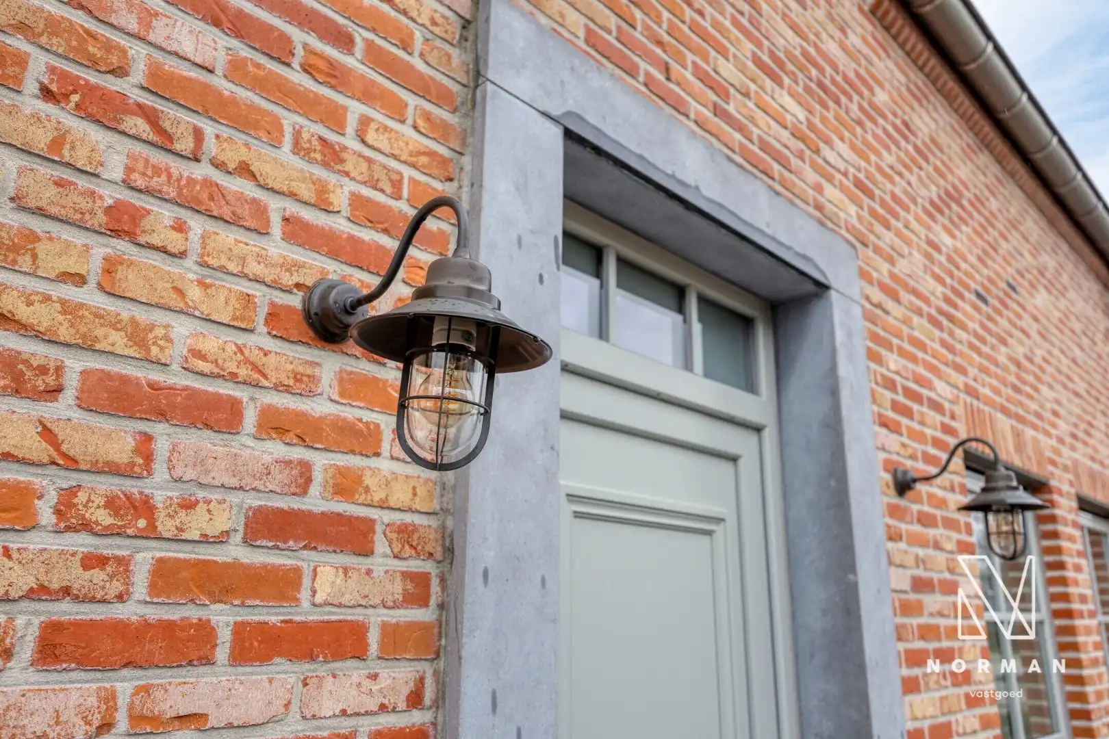 Meer dan instapklare woning (BJ 2013), met tuin, inpandige garage, 3 slks,.. in de Koolakker te Kuurne. foto 2