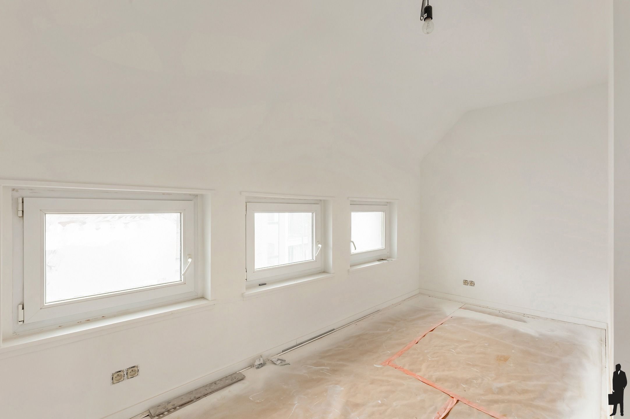 Handelsgelijkvloers met gerenoveerde triplex in het centrum! foto 14