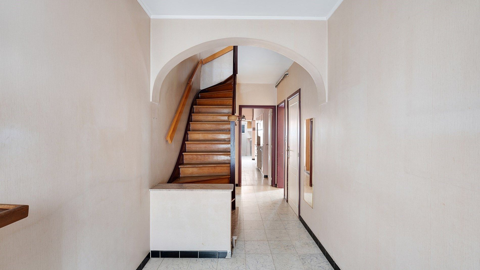 Grote halfopen woning met garage en tuin te Heist foto 4