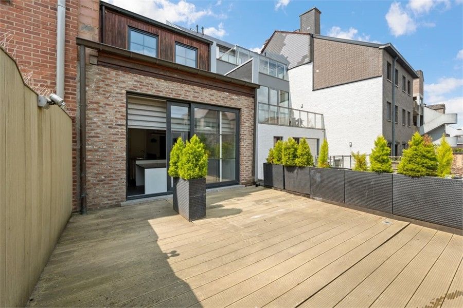 RUIM INSTAPKLAAR APPARTEMENT MET RUIM TERRAS IN HET CENTRUM VAN SINT-TRUIDEN foto 3
