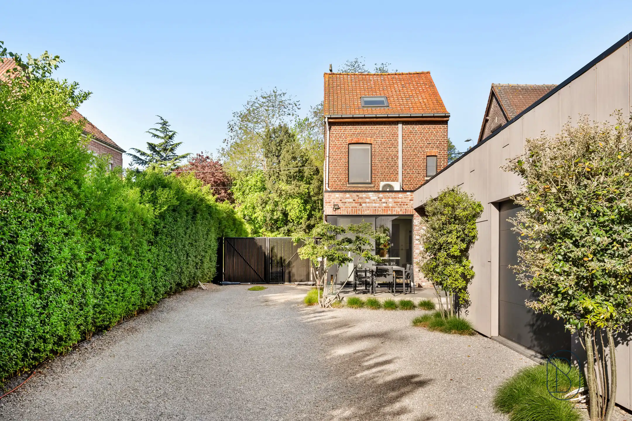 Ruime, instapklare HOB met tuin en multifunctionele garage! foto {{pictureIndex}}