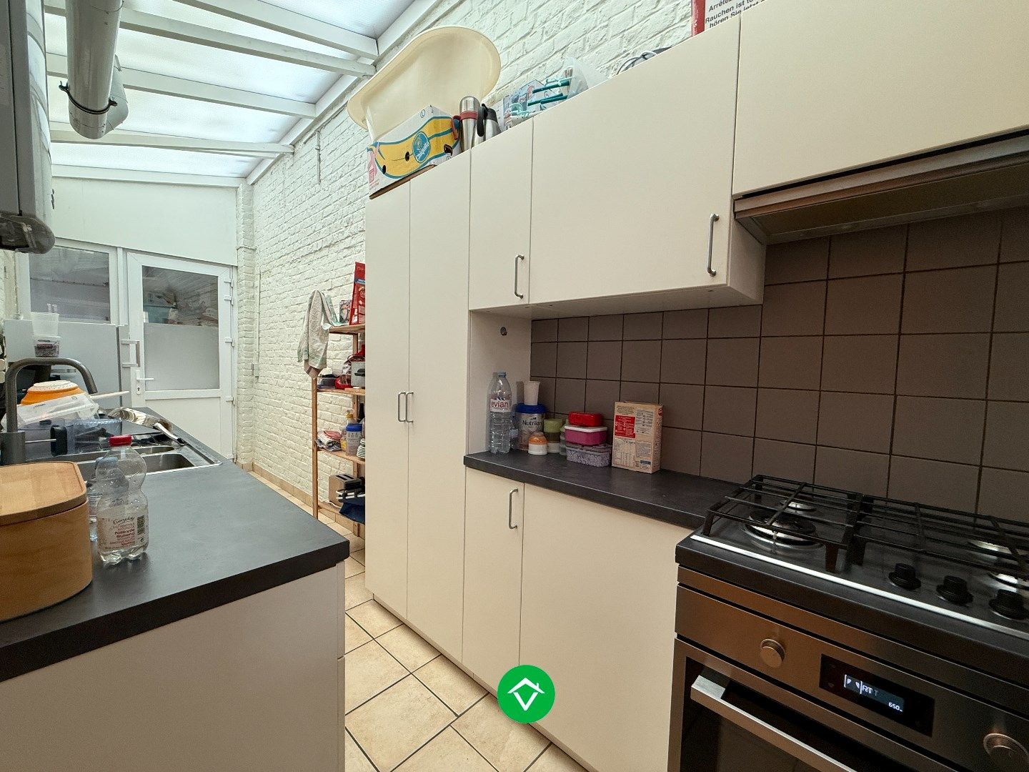 Gezellige rijwoning met 2 slaapkamers en tuin te centrum Roeselare foto 5