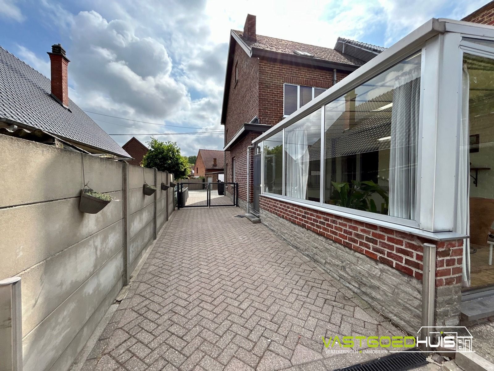 Karaktervolle, te renoveren 3-gevelwoning met tuin foto 27