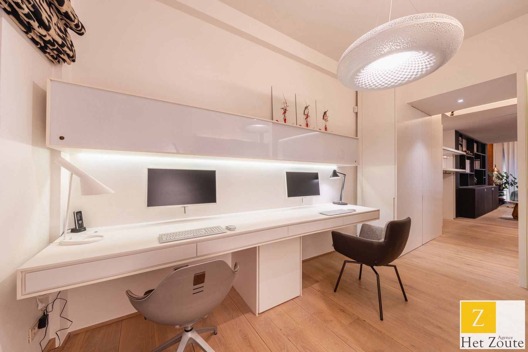 Volumineus en lichtrijk appartement in het hart van Knokke foto 15