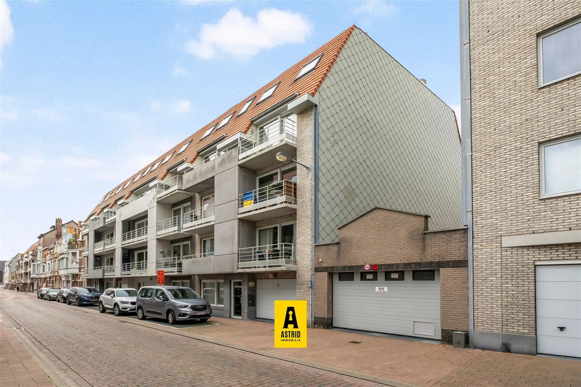 Afgesloten ondergrondse garagebox in centrum! foto {{pictureIndex}}