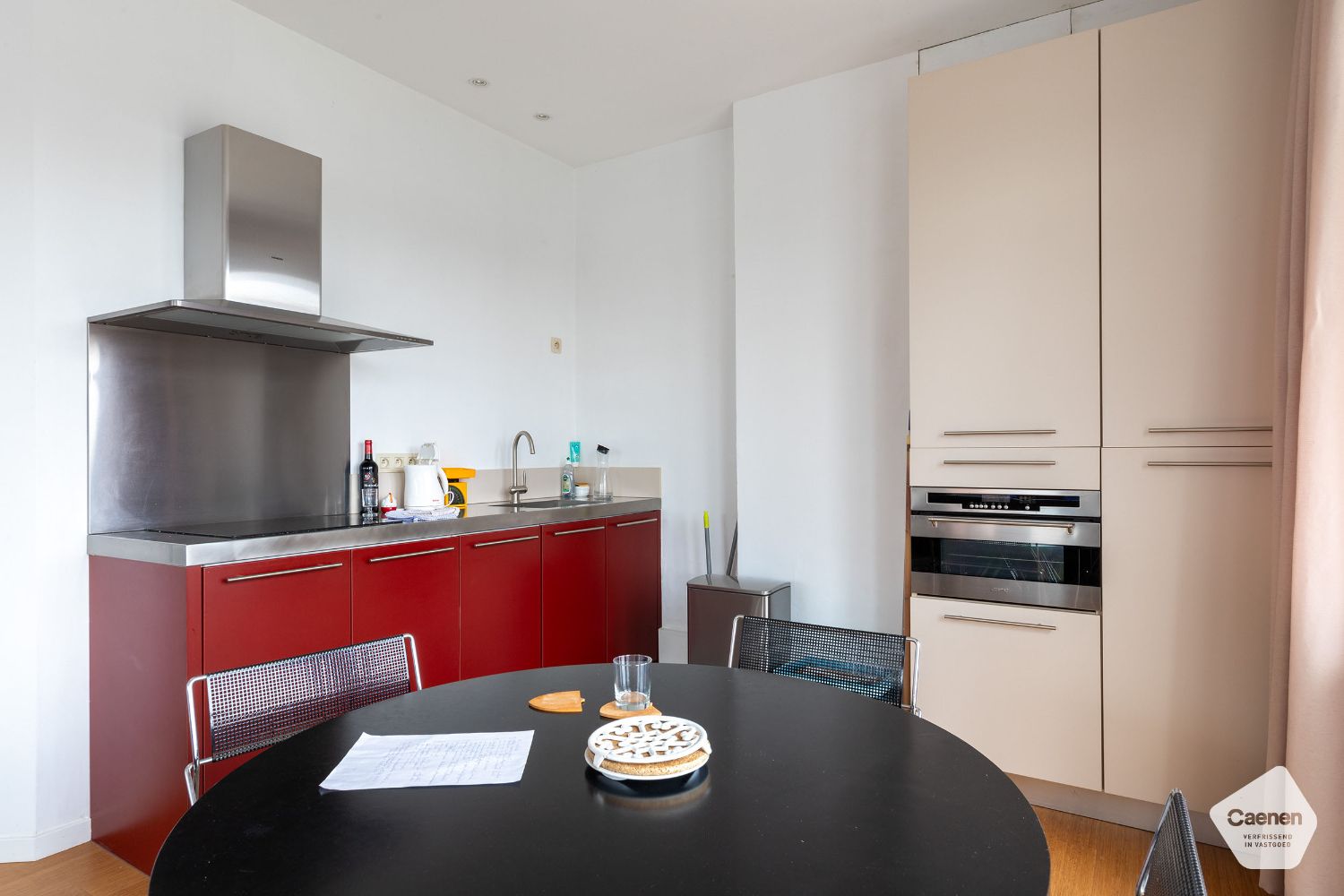 Rustig doch centraal gelegen appartement met garage foto 4