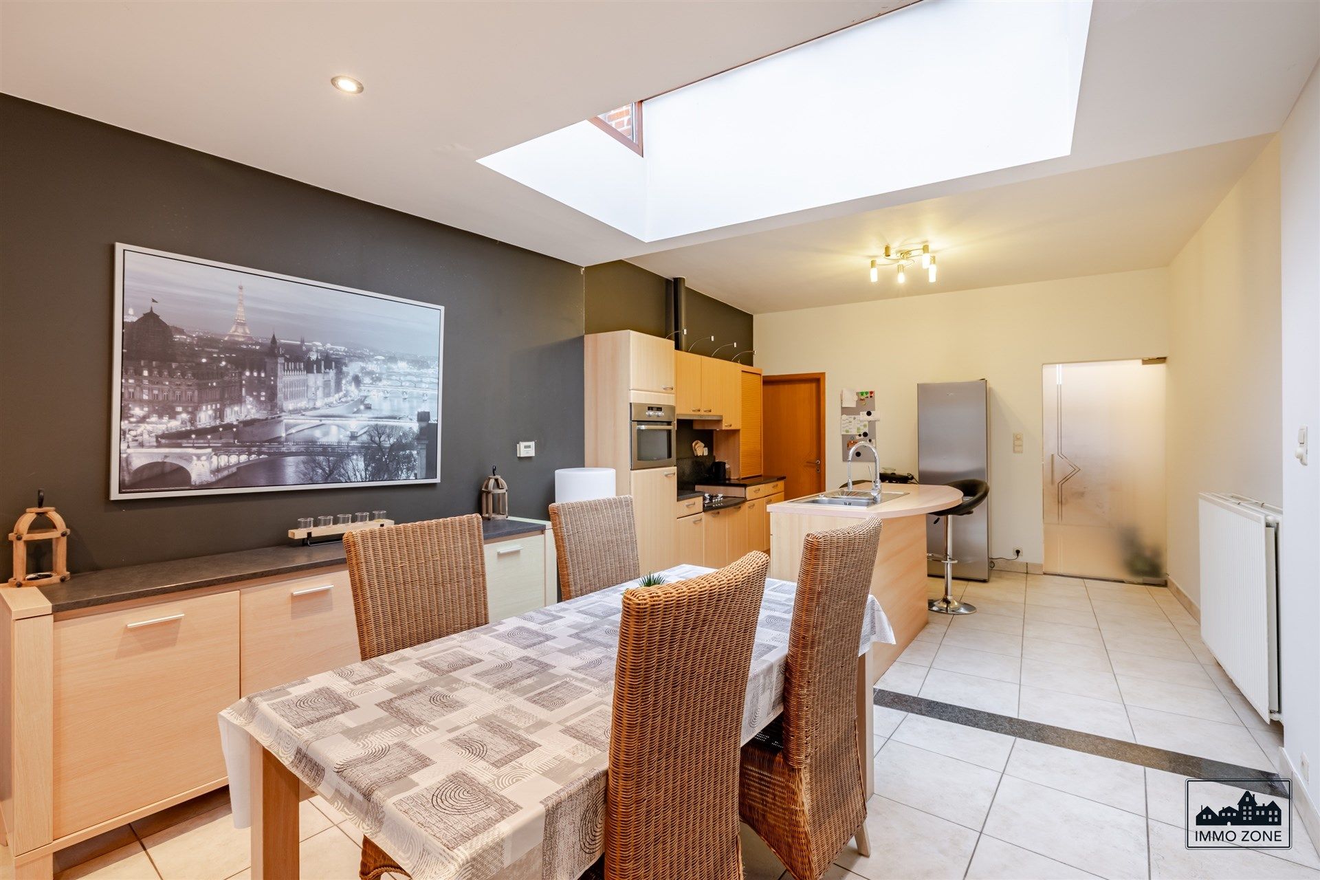 Op te frissen woning met tuin en ruime zolder foto 4