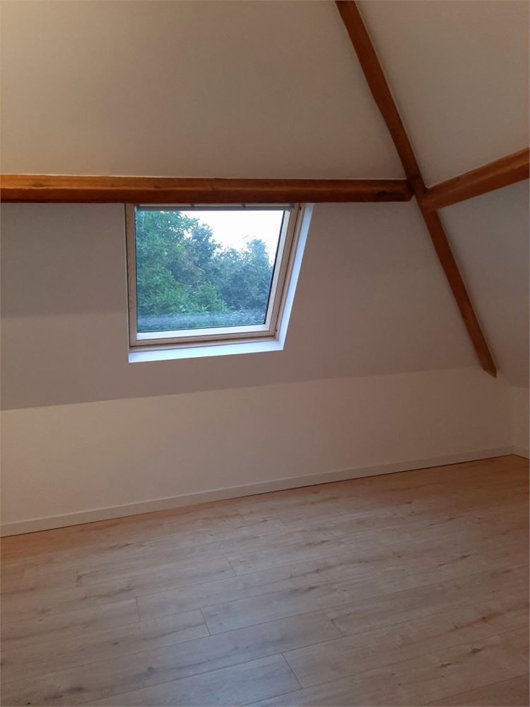 Alleenstaande woning met een zonnige tuin foto 9