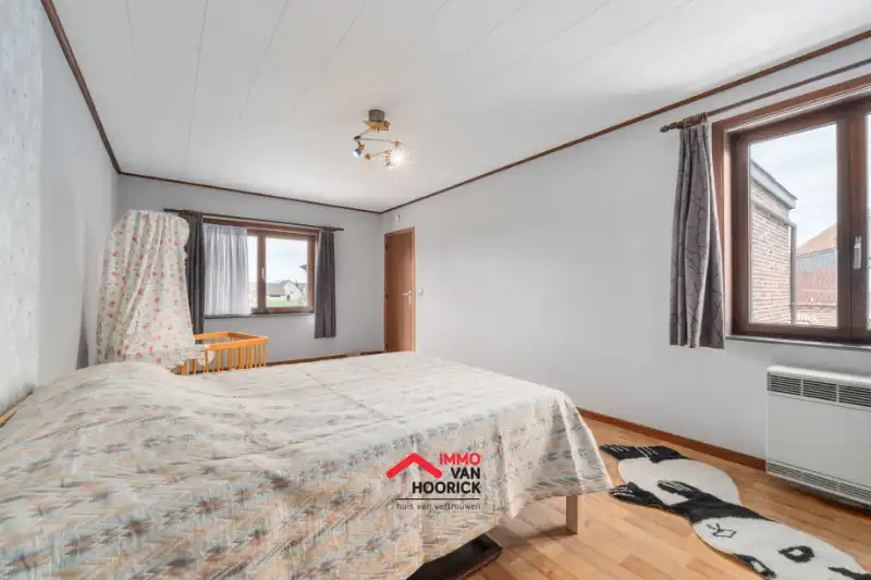 Instapklare woning met 3 slaapkamers, garage 72m² en carport 39m² !! foto 17