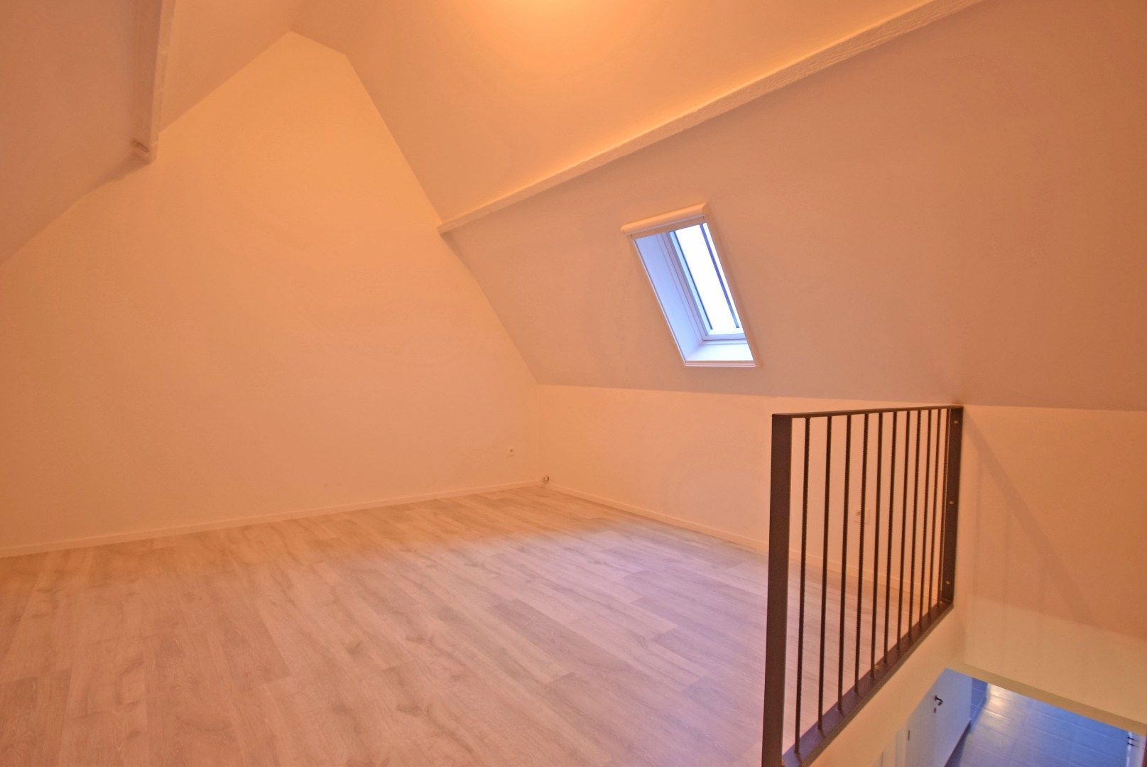 Instapklare, recent gerenoveerde woning met stadstuin foto 7