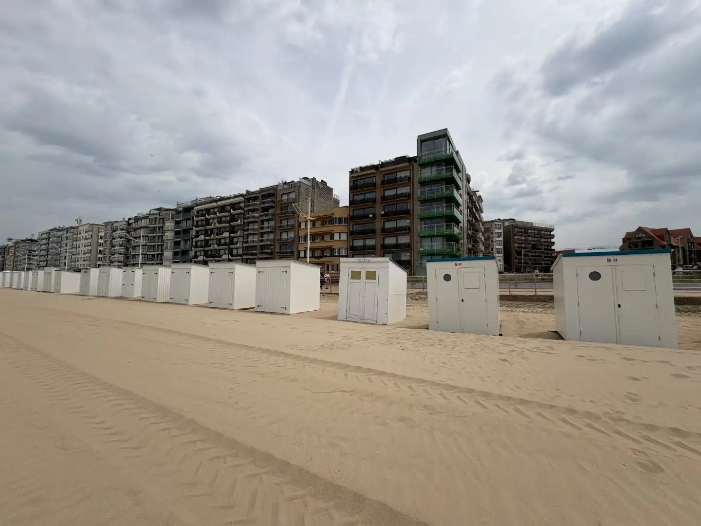 Ruim, luxueus gerenoveerd appartement op de Zeedijk in Koksijde  foto 14