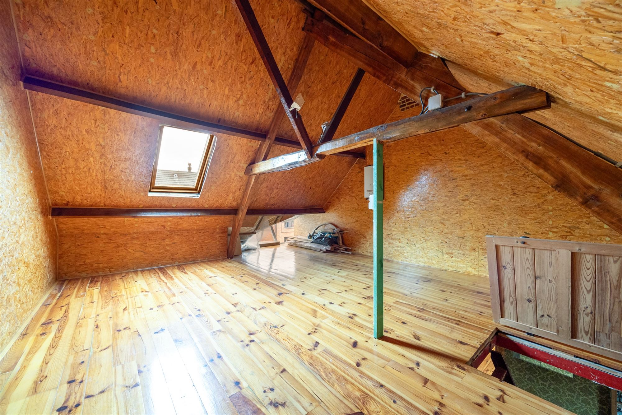 Lichtrijk op te frissen woning op 11a60ca foto 34