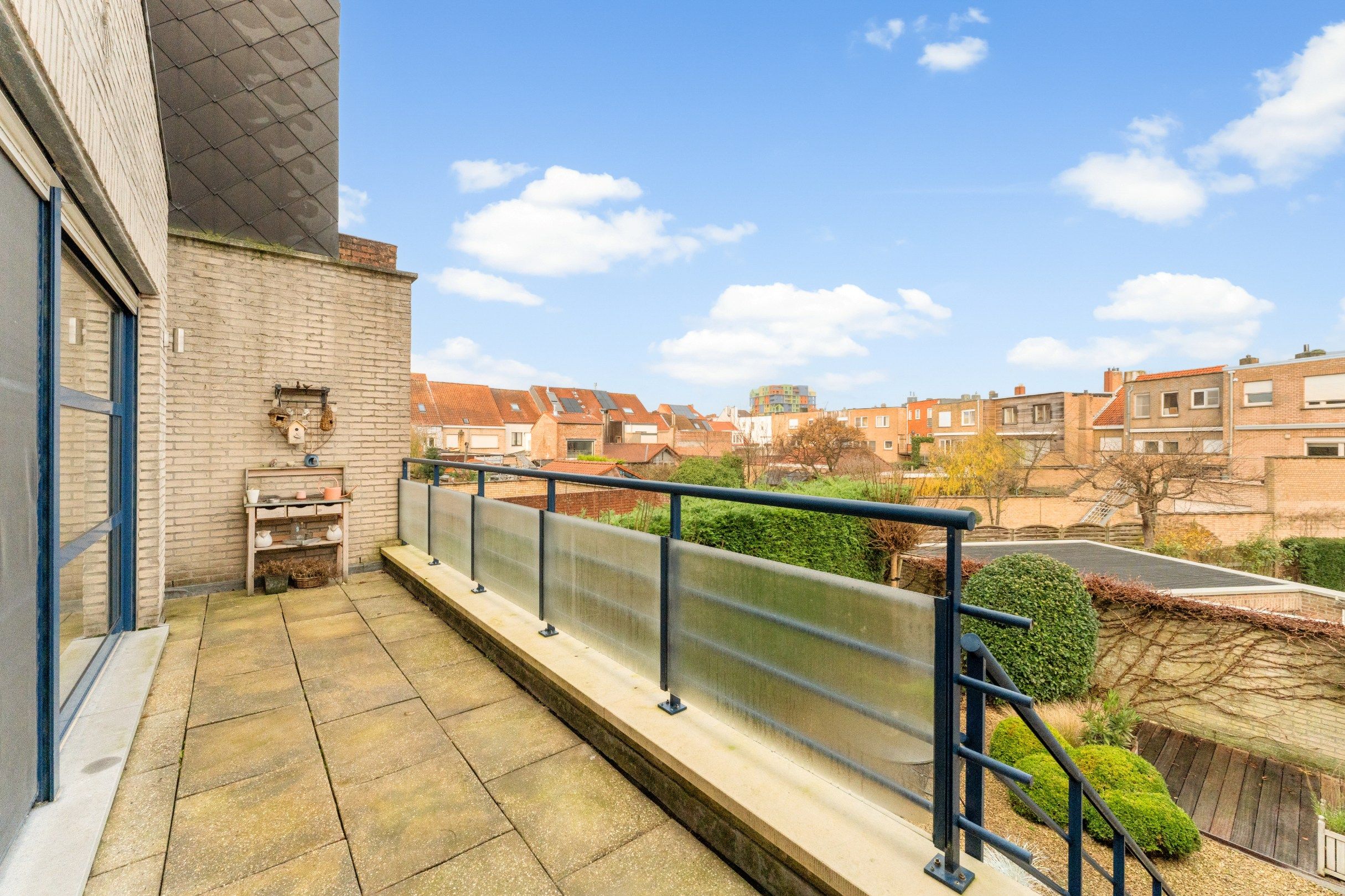 Ruime woning met garage en fantastische tuin te Heist-Aan-Zee. foto 8