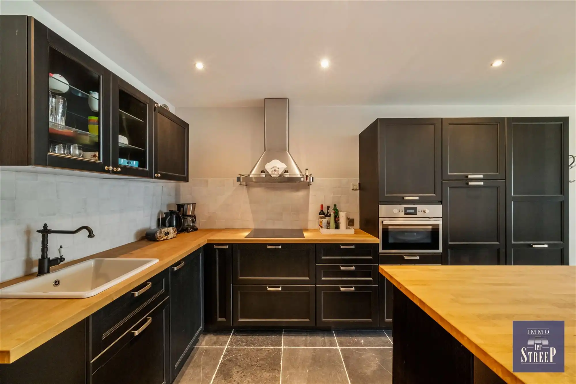 Appartement met 2 slaapkamers op de zeedijk van Middelkerke foto 7