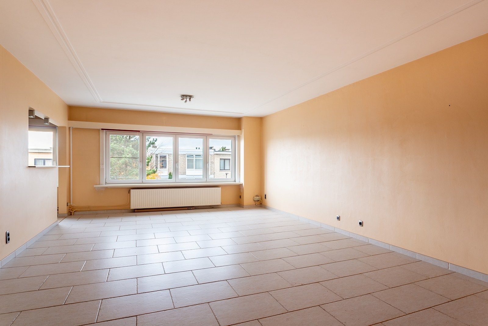 Lichtrijk 2-slaapkamerappartement in kleinschalig gebouw op Linkeroever foto 2