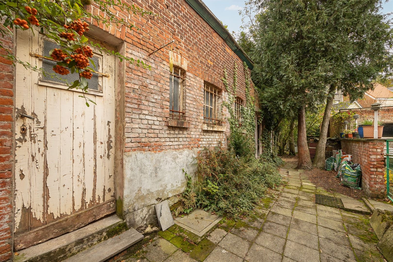 Karaktervolle burgerwoning  met onbeperkte renovatiemogelijkheden foto 10