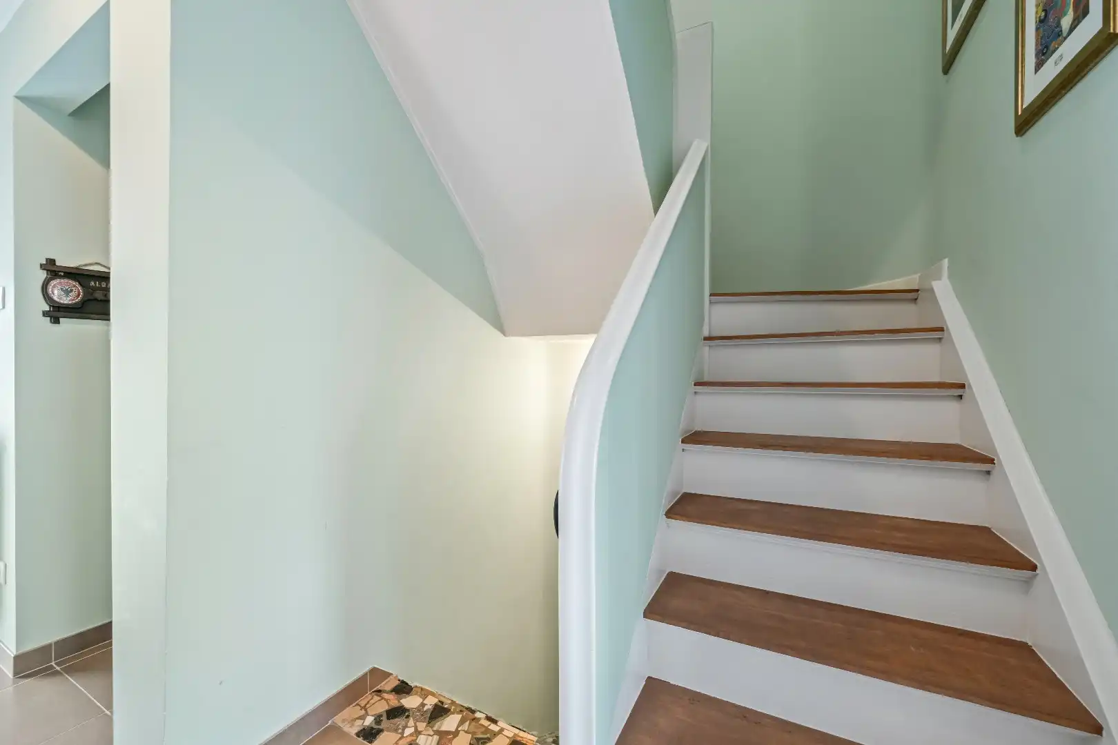 Goed gelegen gerenoveerd woonhuis foto 13