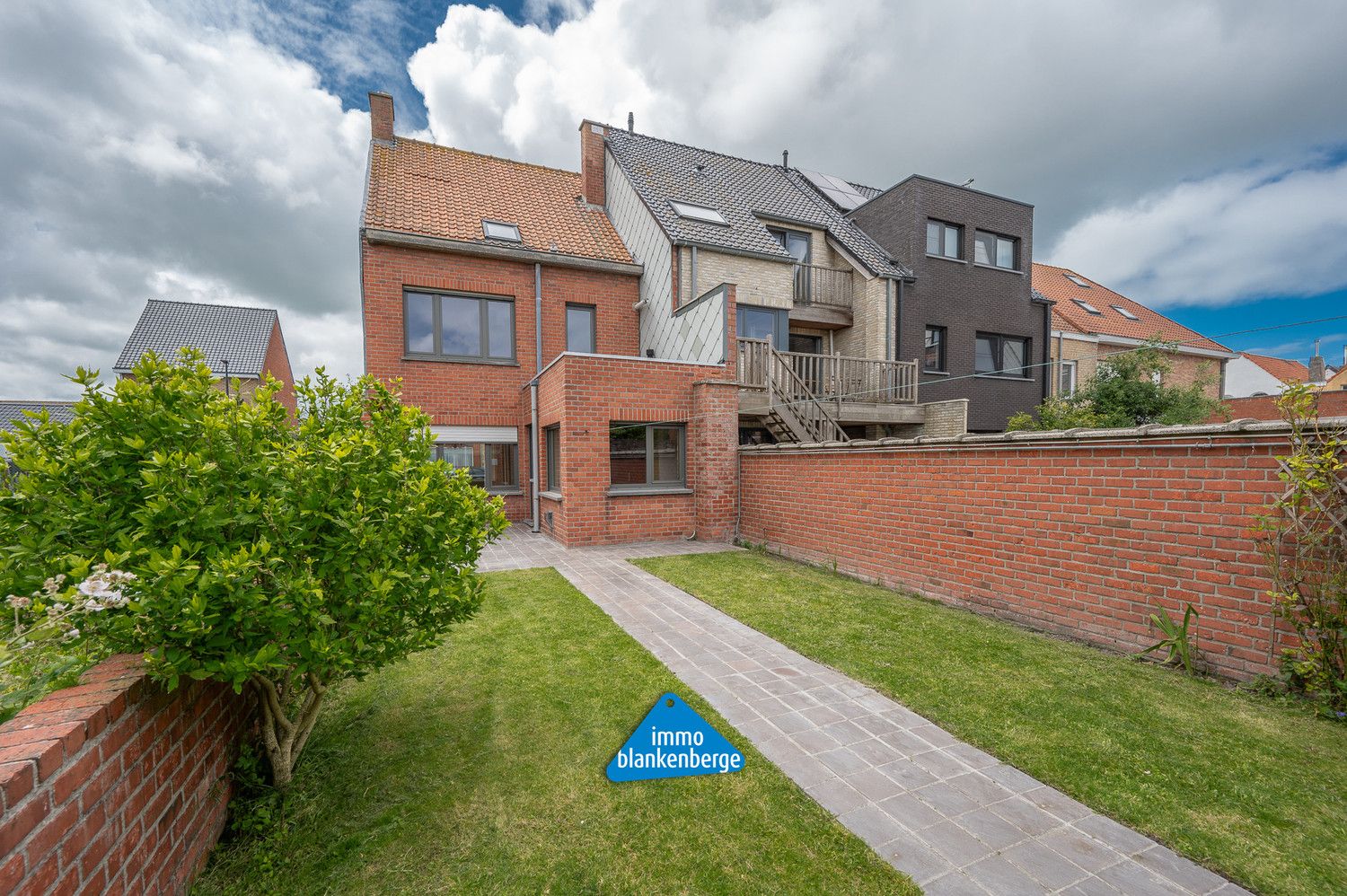 Ruime Rijwoning met 4 slaapkamers en Tuin foto 21