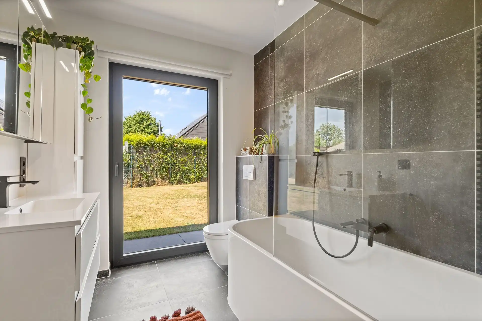 Prachtig vernieuwde, energiezuinige bungalow. foto 21