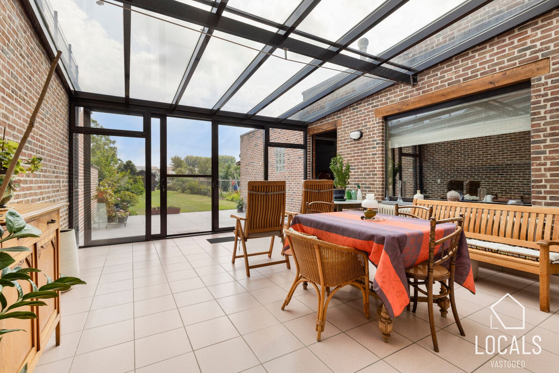 Instapklare woning met 3 slaapkamers + zolder, tuin, garage foto 11