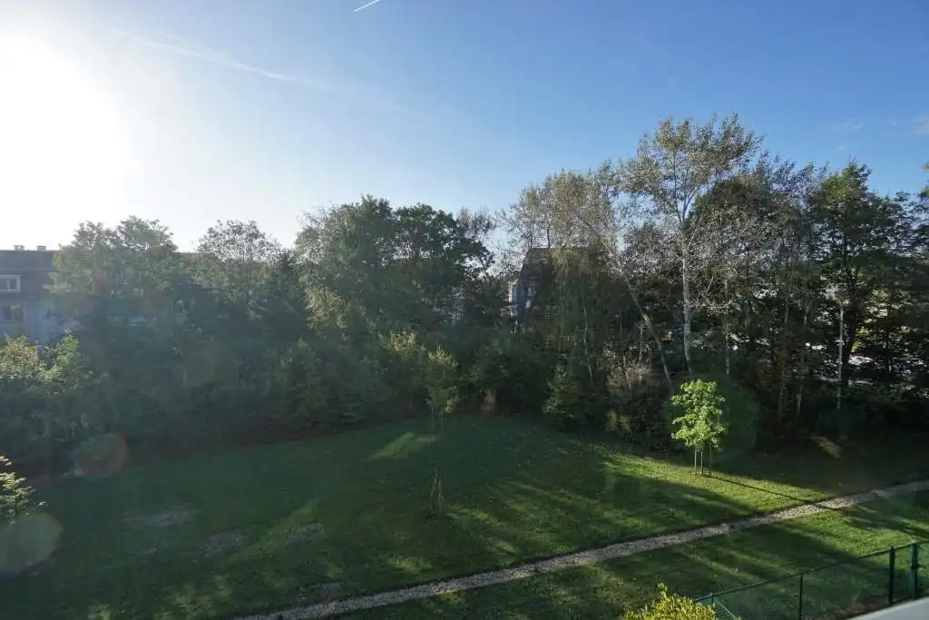 Eénslaapkamerappartement op een derde verdieping mét parkeerplaats en ruim terras (10m2) met zicht op natuur. foto 7