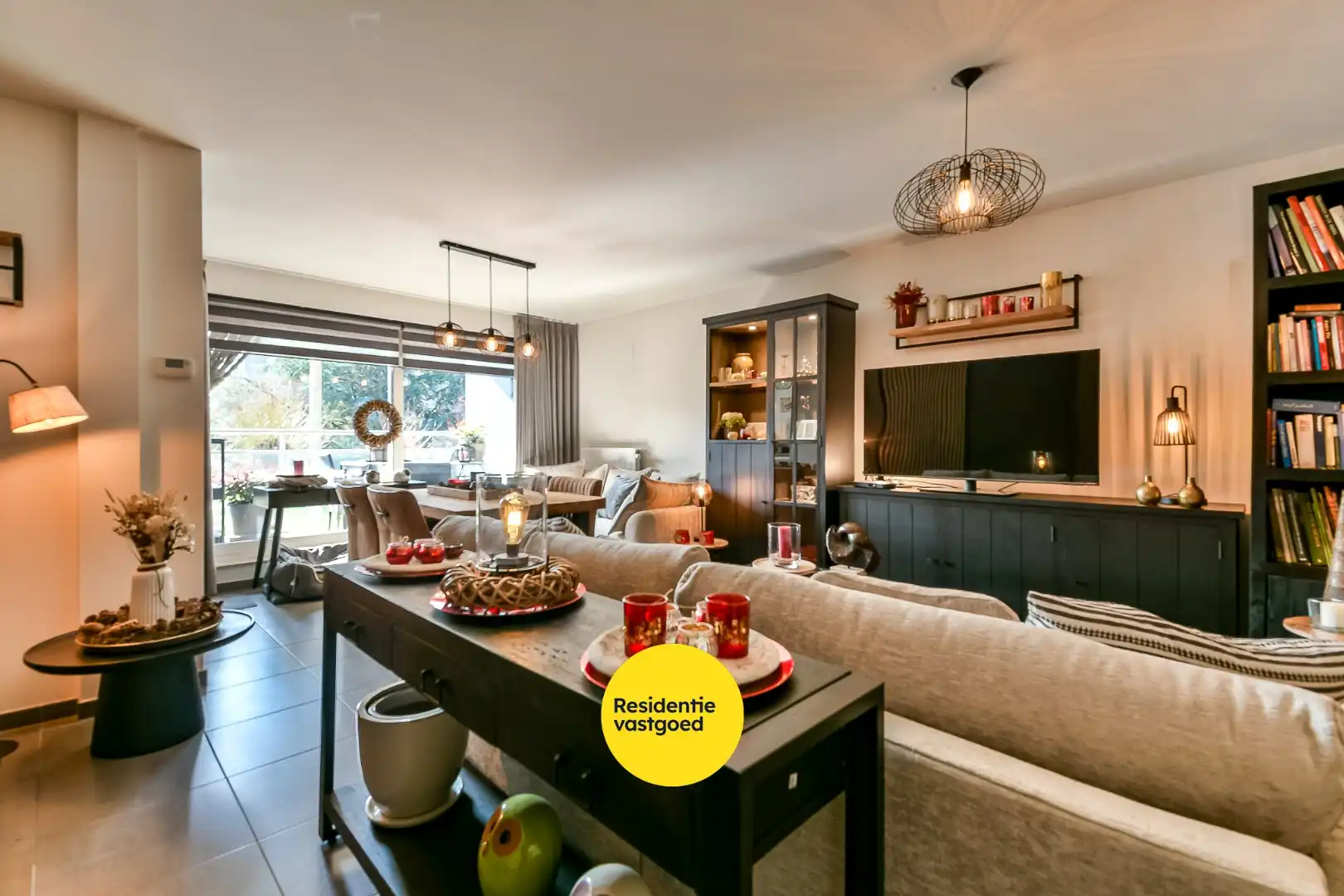 Modern 1-slaapkamerappartement met garage in hartje Oudenburg foto 2