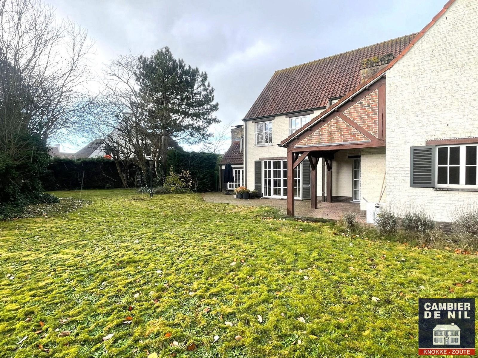 Ruime vrijstaande villa, in residentiële wijk in Knokke-Heist foto 25