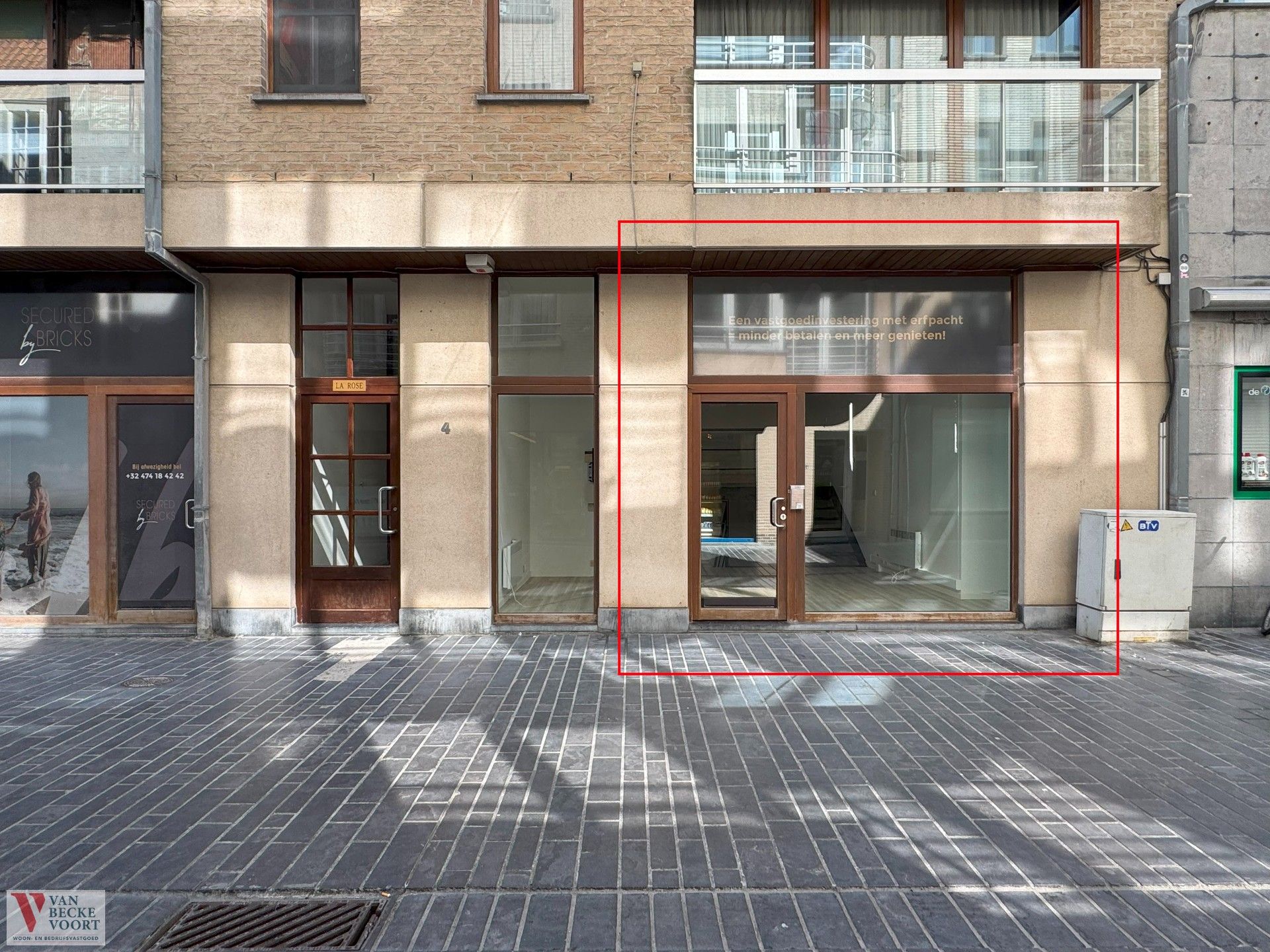 Handelsgelijkvloers 56m² foto {{pictureIndex}}