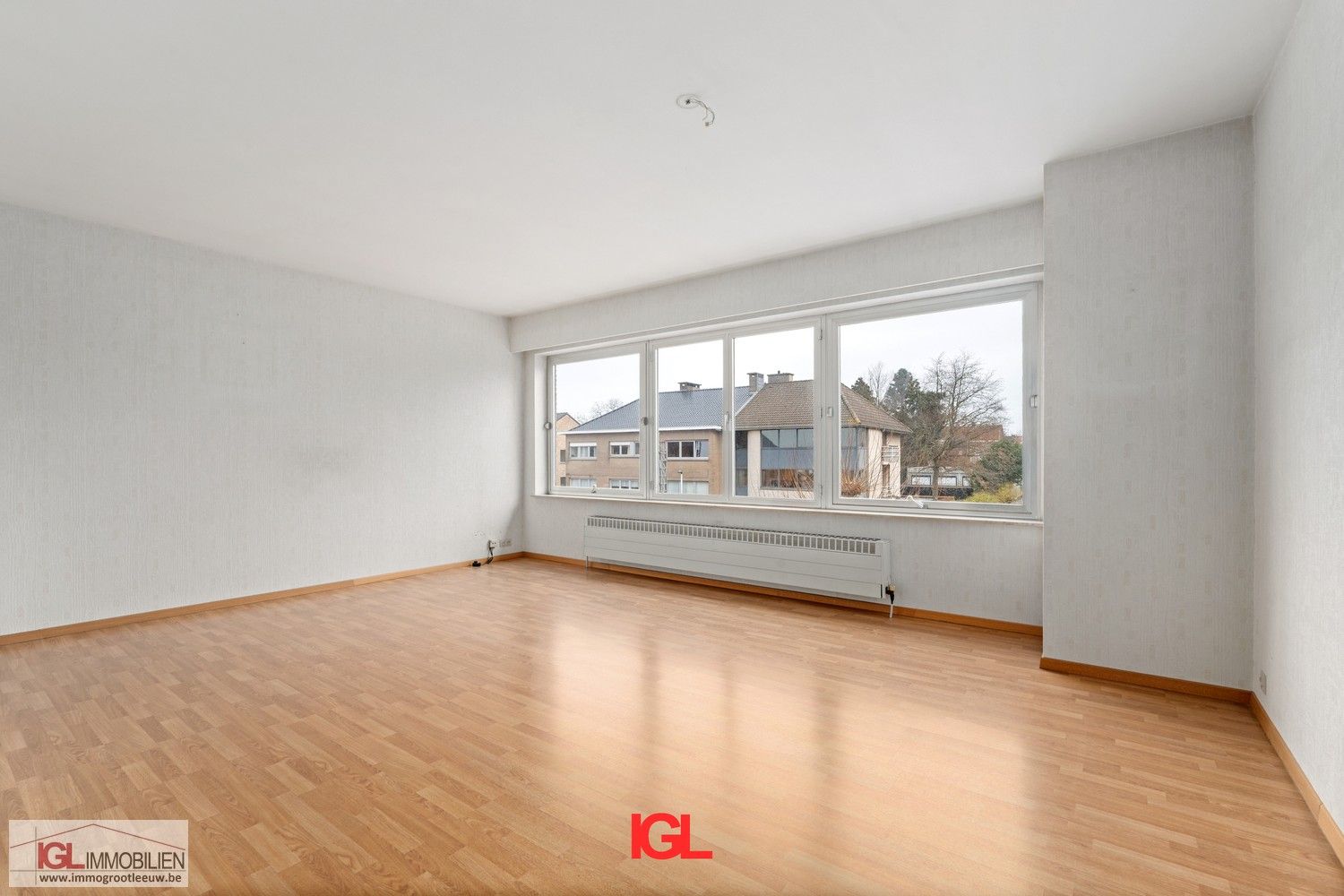 Lichtrijk 2-slaapkamerappartement met garagebox en kelder in Sint-Pieters-Leeuw foto 3