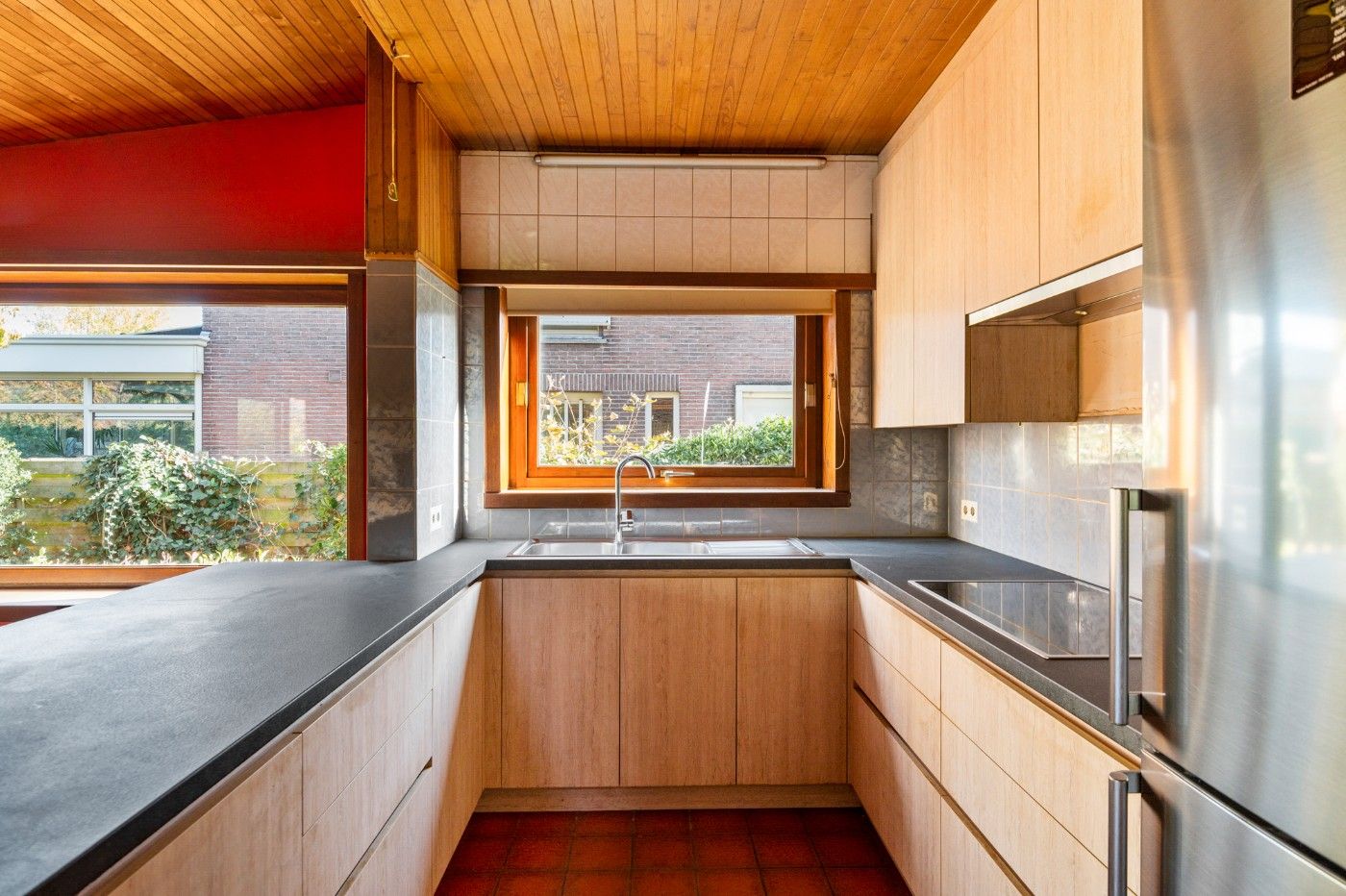 Vrijstaande laagbouwwoning met 2 slpk., tuin en garage foto 9