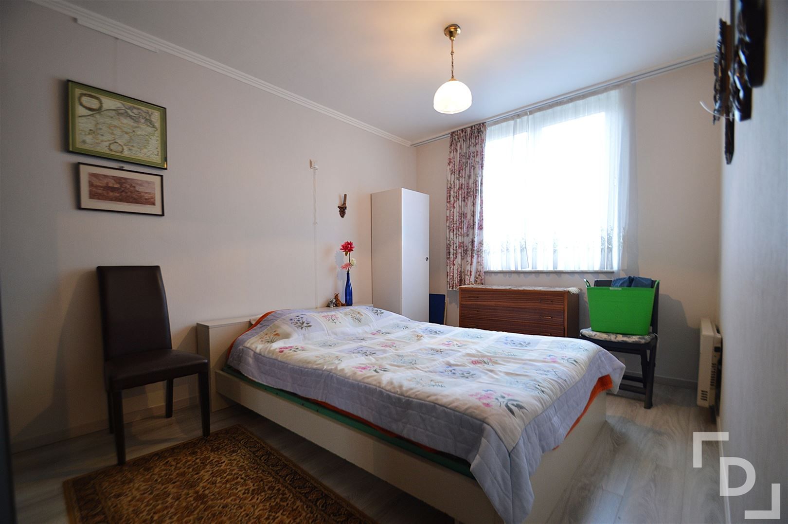 Ruim appartement met 3 slaapkamers en garage te huur in centrum Ieper foto 15