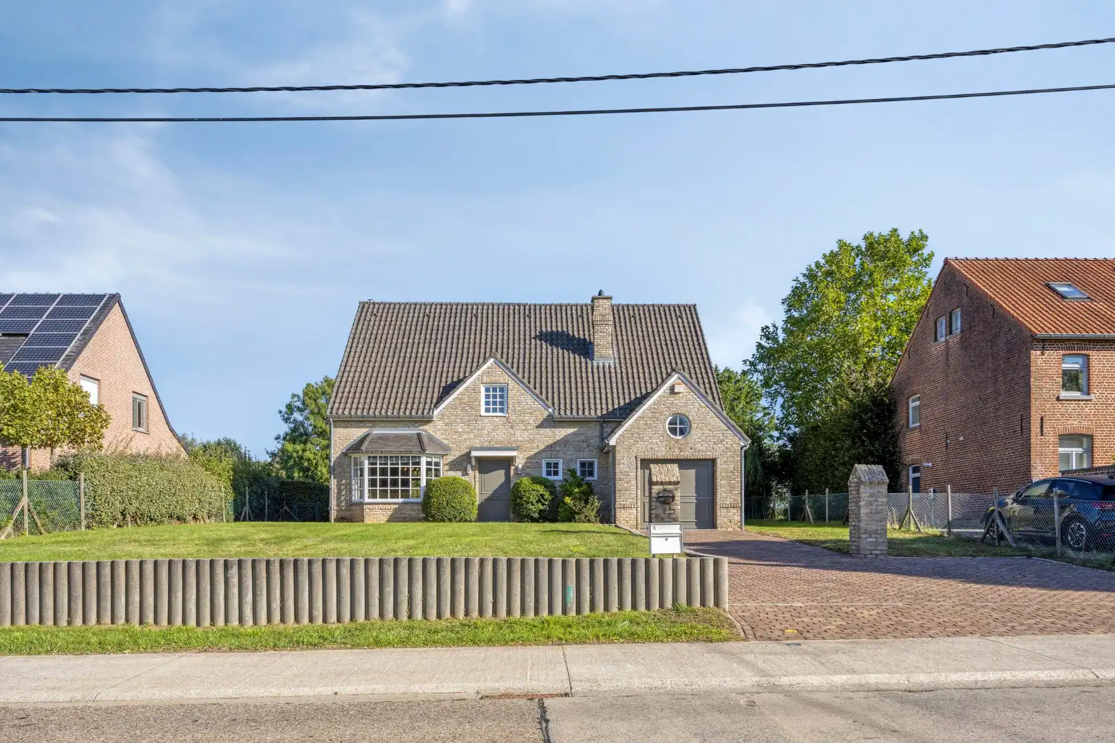 Villa met bureau,  5 slaapkamers, 2 badkamers en ruime tuin in Bierbeek! - EPC 172 kWh/m² - bewoonbare opp. 242 m² foto {{pictureIndex}}
