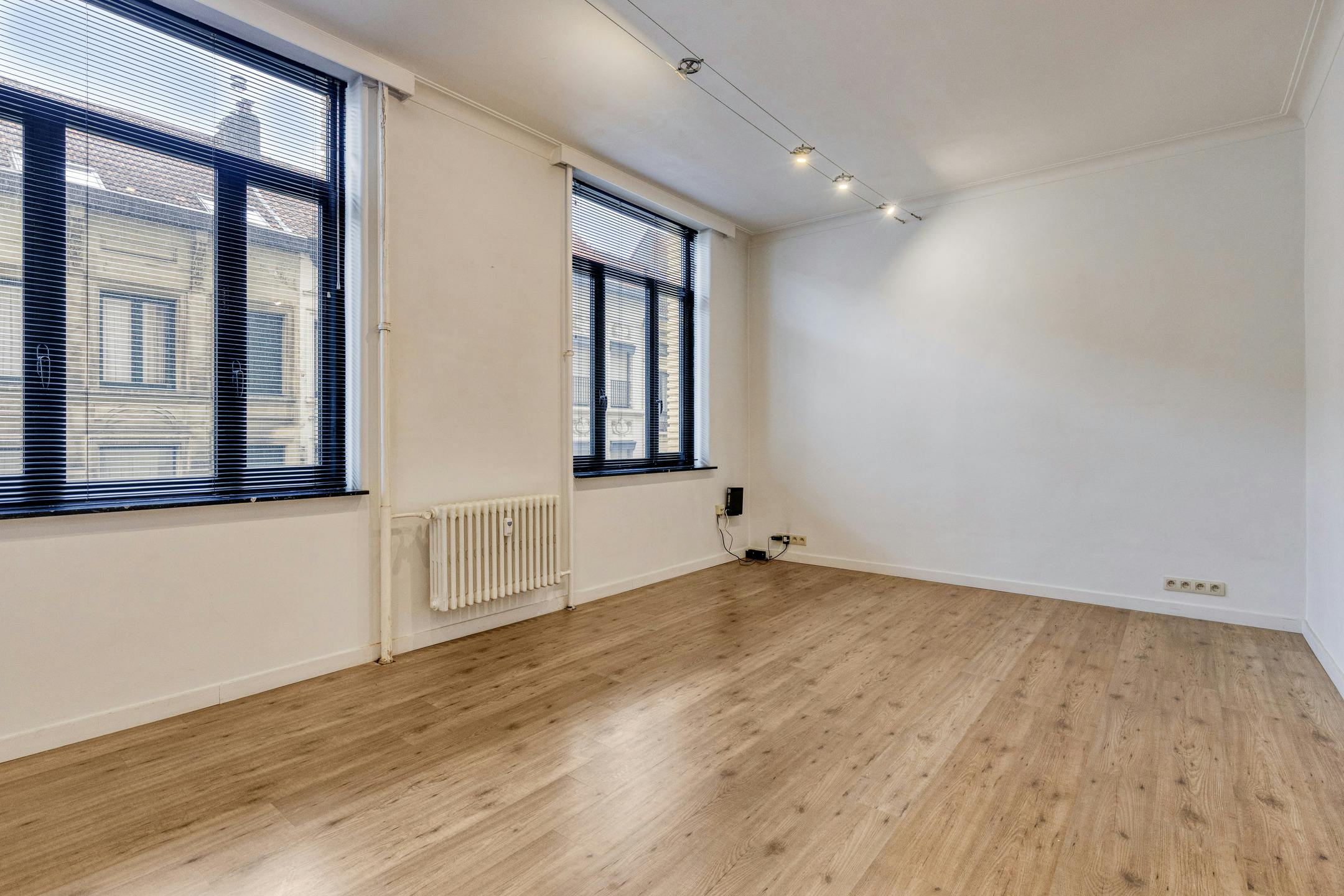 Instapklaar éénslaapkamer appartement te koop in Antwerpen foto 2
