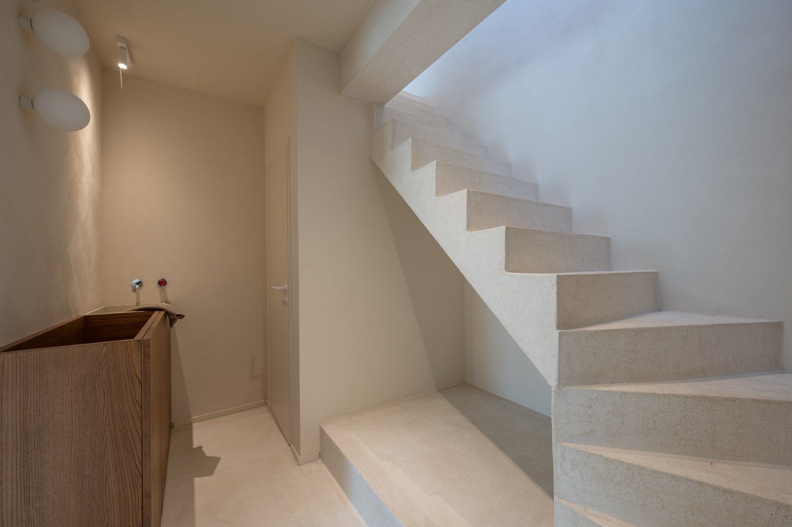 Alleenstaande en luxueus gerenoveerde villa op een rustige en residentiële ligging in Knokke foto 16