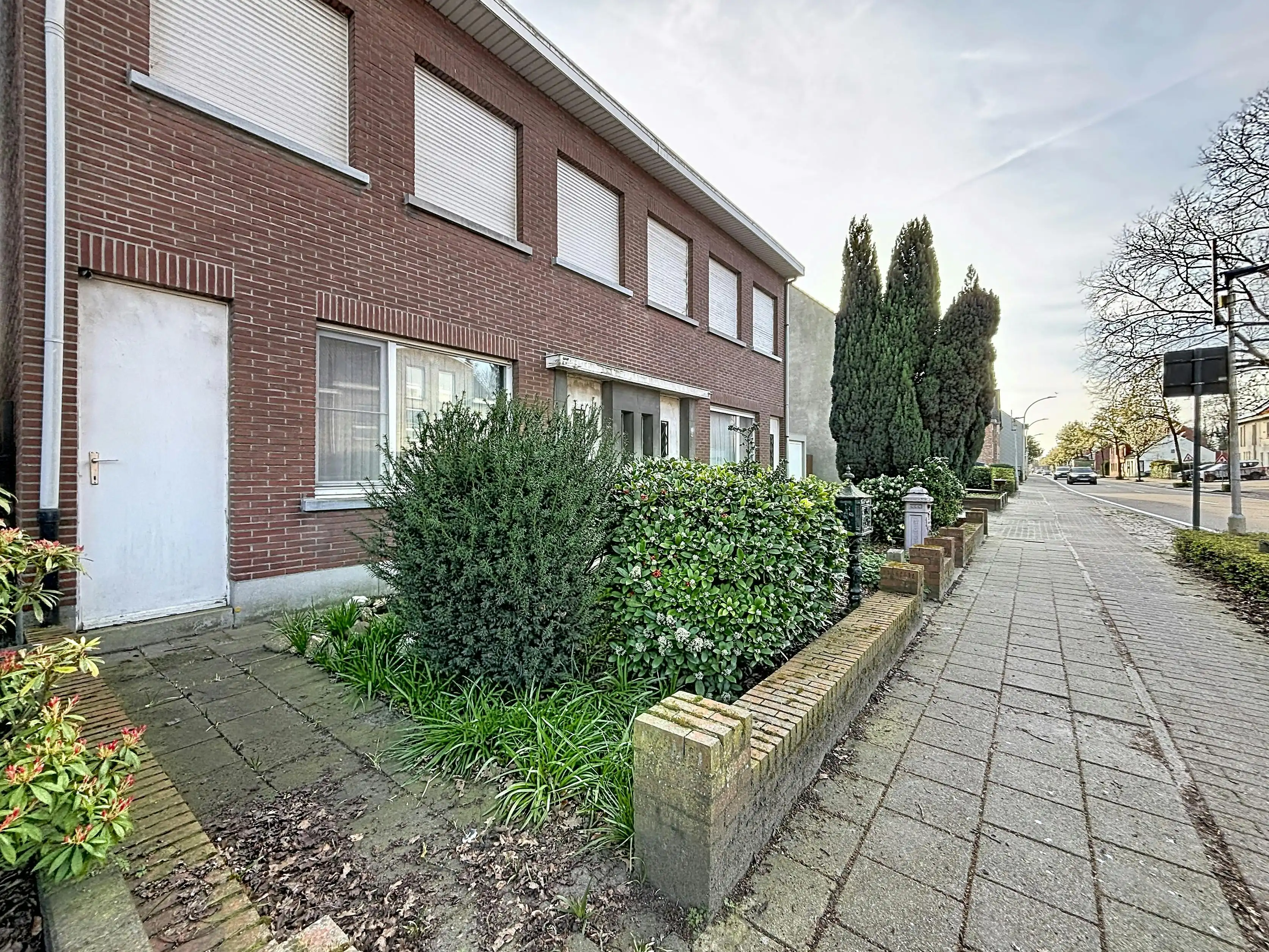 Te renoveren woning te koop in Wuustwezel! foto 3
