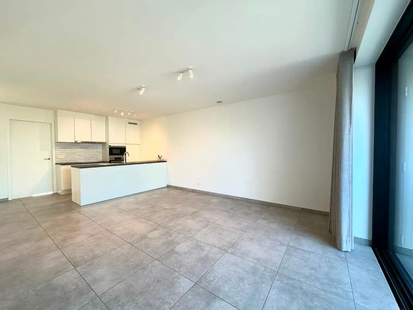 Modern appartement in het hartje van Sint-Andries foto 2