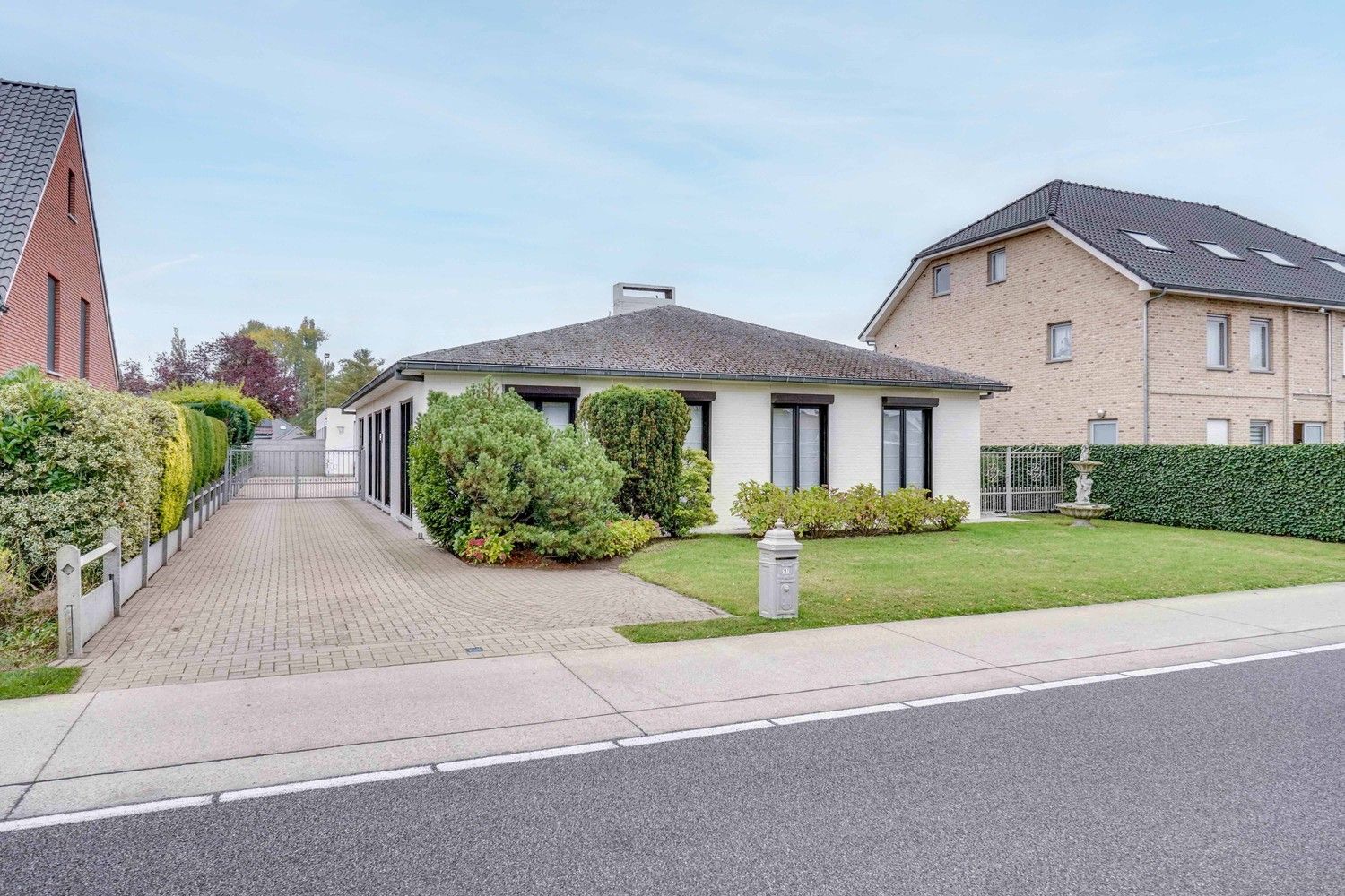 Karaktervol landhuis op 13a62ca, met polyvalente (bedrijfs)hal foto 3